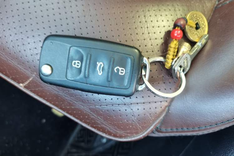Used Volkswagen Tiguan 2015 1.8TSI Automatic Two-Wheel Drive Luxury Model Vehicle Key