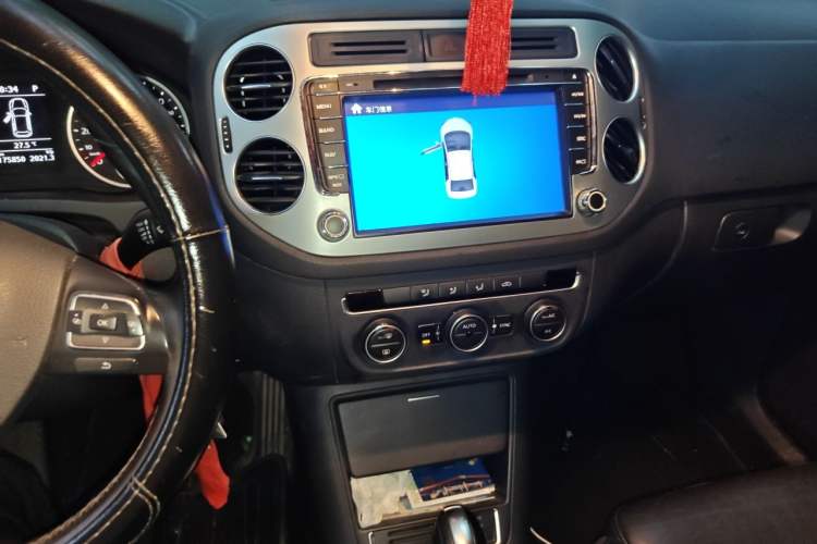 Used Volkswagen Tiguan 2015 1.8TSI Automatic Two-Wheel Drive Comfort Edition Audio And AC Panel