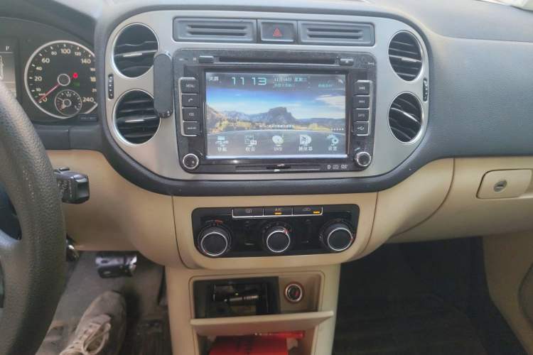 Used Volkswagen Tiguan 2015 1.8TSI Automatic Two-Wheel Drive Trend Edition Audio And AC Panel