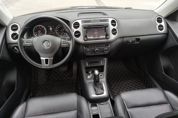 Used Volkswagen Tiguan 2015 1.8TSI Automatic Two-Wheel Drive Luxury Model Center Console