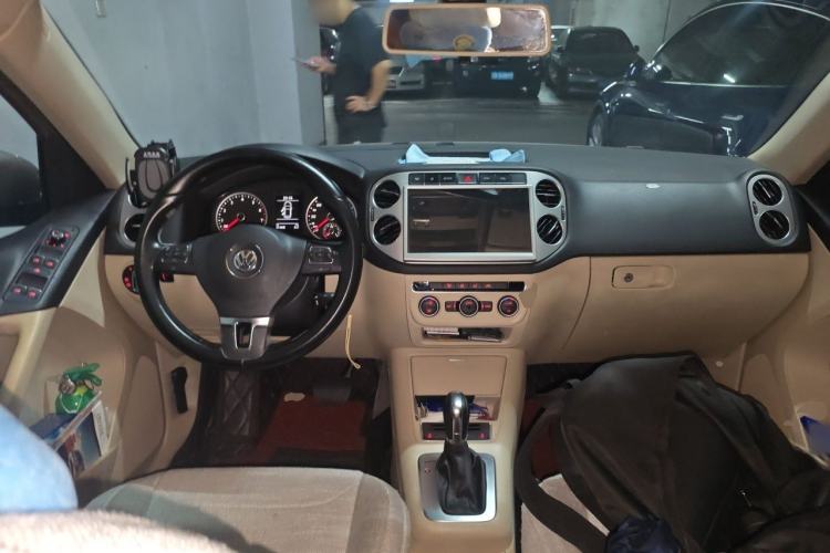 Used Volkswagen Tiguan 2015 1.8TSI Automatic All-Wheel Drive Comfort Edition Center Console