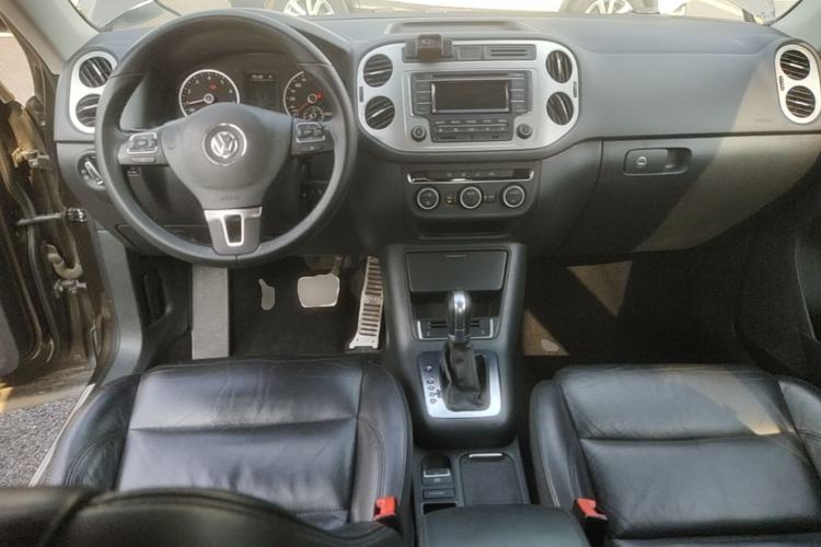 Used Volkswagen Tiguan 2015 1.8TSI Automatic Two-Wheel Drive Comfort Edition Center Console