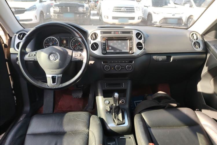 Used Volkswagen Tiguan 2015 1.8TSI Automatic All-Wheel-Drive Luxury Model Center Console