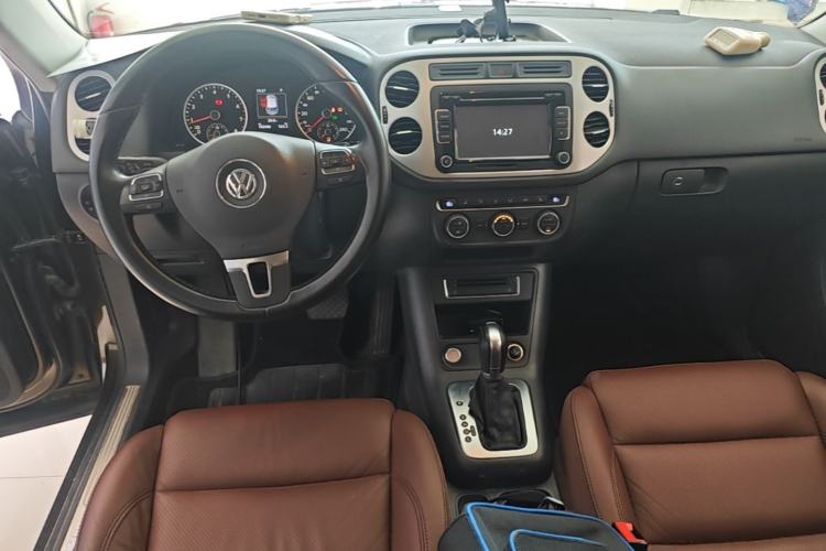 Used Volkswagen Tiguan 2015 1.8TSI Automatic Two-Wheel Drive Luxury Model Center Console