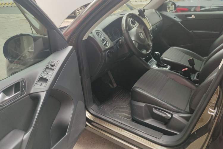 Used Volkswagen Tiguan 2015 1.8TSI Automatic Two-Wheel Drive Trend Edition Driver Seat