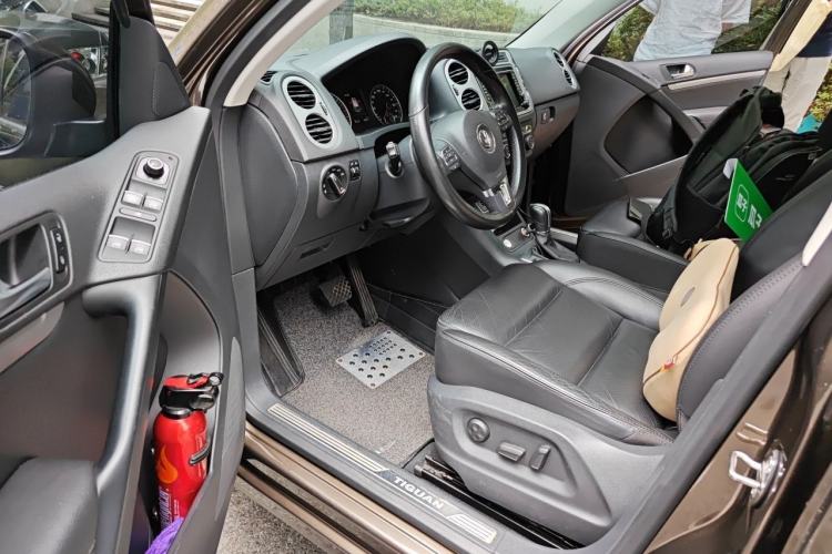Used Volkswagen Tiguan 2015 1.8TSI Automatic All-Wheel-Drive Luxury Model Driver Seat