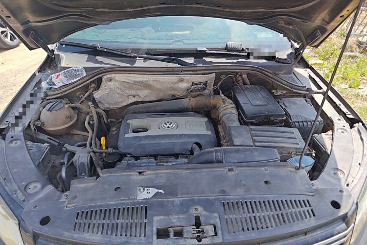 Used Volkswagen Tiguan 2015 2.0 TSI Automatic All-Wheel Drive Flagship Edition Engine Bay