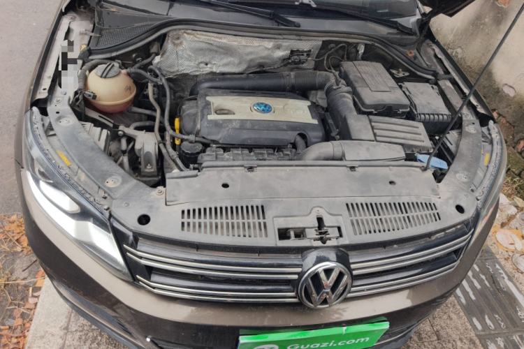Used Volkswagen Tiguan 2015 1.8TSI Automatic Two-Wheel Drive Luxury Model Engine Bay