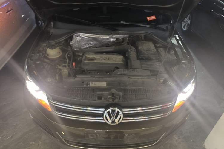 Used Volkswagen Tiguan 2015 1.8TSI Automatic Two-Wheel Drive Comfort Edition Engine Bay