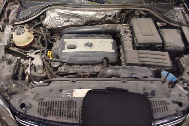 Used Volkswagen Tiguan 2015 1.8TSI Automatic Two-Wheel Drive Comfort Edition Engine Bay