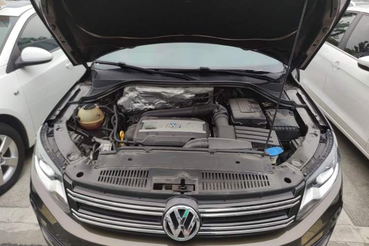 Used Volkswagen Tiguan 2015 1.8TSI Automatic Two-Wheel Drive Luxury Model Engine Bay