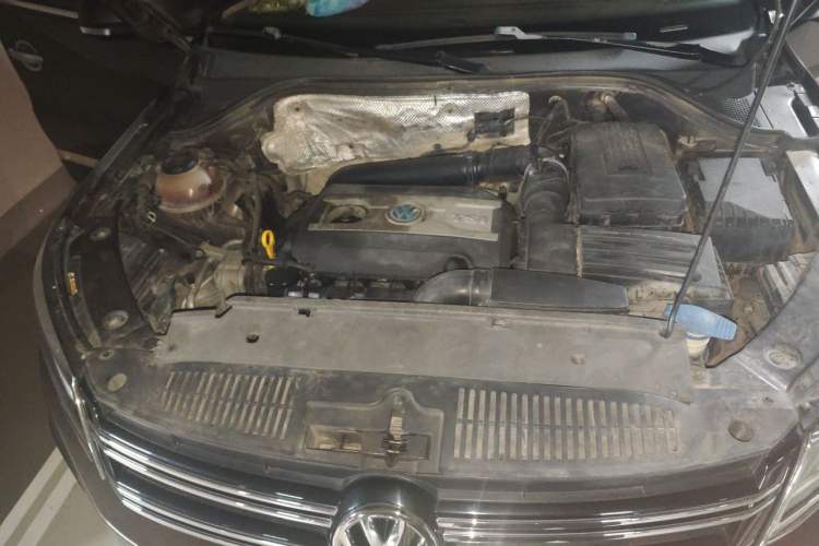 Used Volkswagen Tiguan 2015 1.8TSI Automatic Two-Wheel Drive Trend Edition Engine Bay