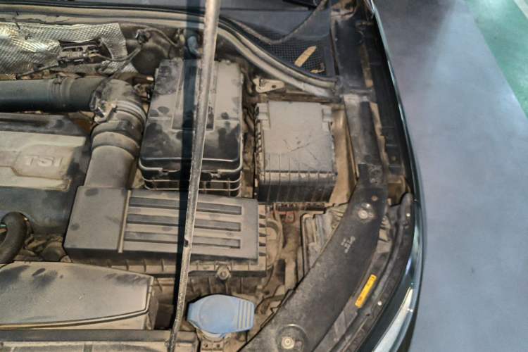 Used Volkswagen Tiguan 2015 1.8TSI Automatic Two-Wheel Drive Comfort Edition Engine Bay Left