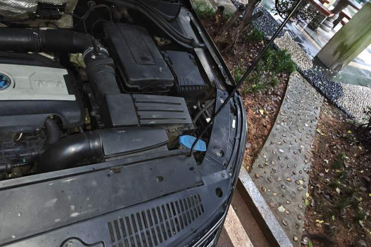 Used Volkswagen Tiguan 2015 1.8TSI Automatic Two-Wheel Drive Comfort Edition Engine Bay Left