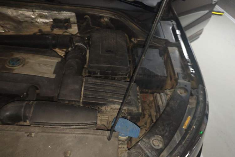Used Volkswagen Tiguan 2015 1.8TSI Automatic Two-Wheel Drive Trend Edition Engine Bay Left