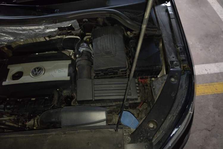 Used Volkswagen Tiguan 2015 2.0 TSI Automatic All-Wheel Drive Flagship Edition Engine Bay Left