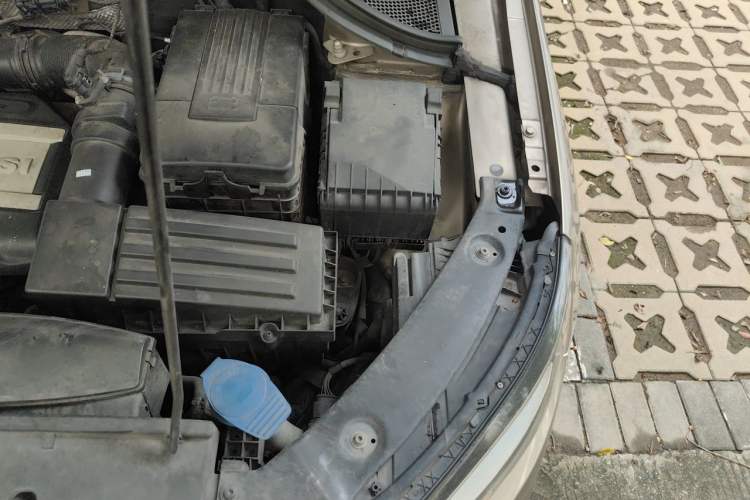 Used Volkswagen Tiguan 2015 1.8TSI Automatic Two-Wheel Drive Luxury Model Engine Bay Left
