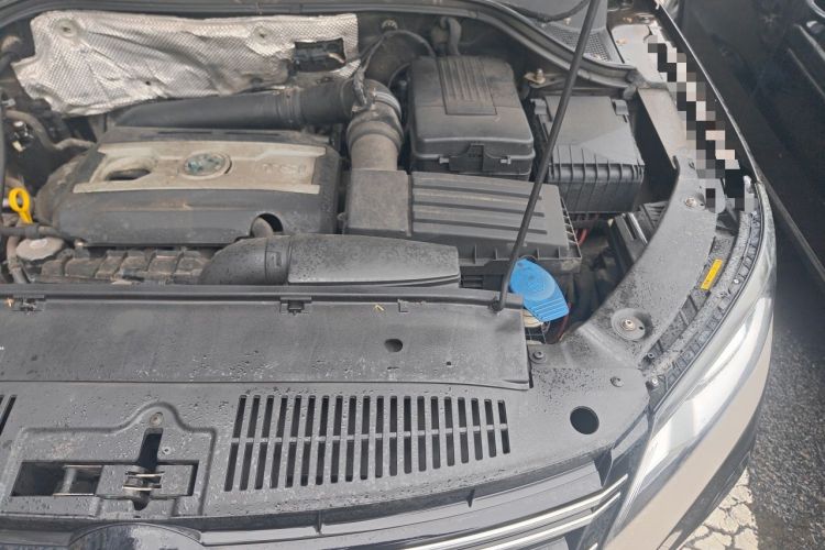Used Volkswagen Tiguan 2015 1.8TSI Automatic Two-Wheel Drive Luxury Model Engine Bay Left