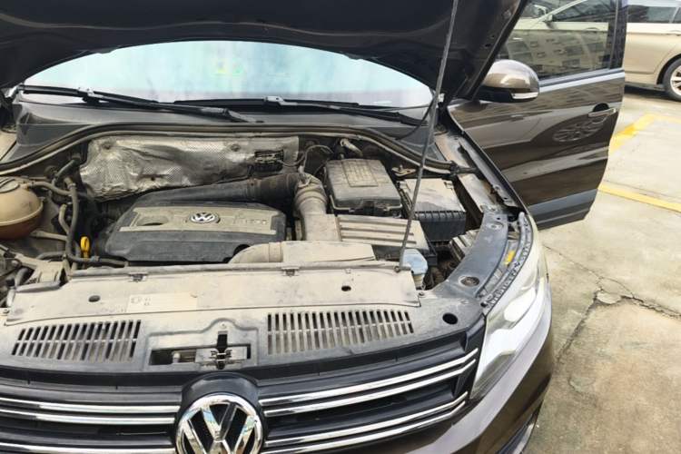 Used Volkswagen Tiguan 2015 1.8TSI Automatic Two-Wheel Drive Trend Edition Engine Bay Left