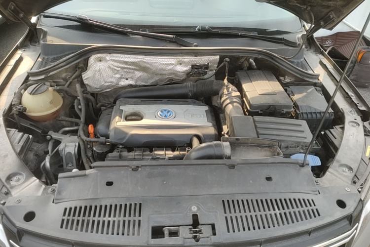 Used Volkswagen Tiguan 2015 1.8TSI Automatic Two-Wheel Drive Comfort Edition Engine Bay