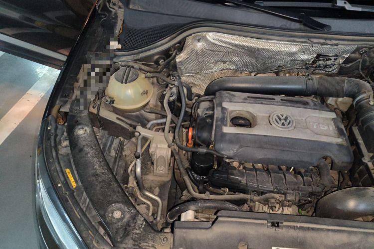 Used Volkswagen Tiguan 2015 1.8TSI Automatic Two-Wheel Drive Comfort Edition Engine Bay Right