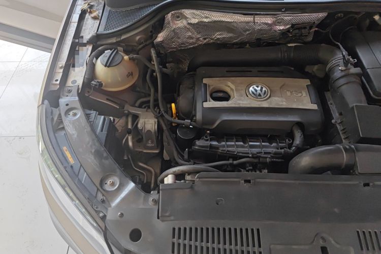 Used Volkswagen Tiguan 2015 1.8TSI Automatic Two-Wheel Drive Trend Edition Engine Bay Right