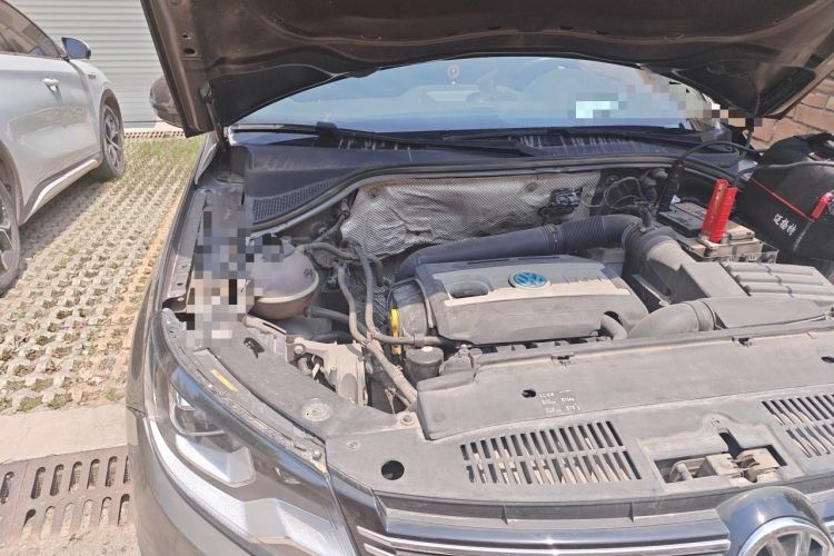 Used Volkswagen Tiguan 2015 1.8TSI Automatic Two-Wheel Drive Comfort Edition Engine Bay Right