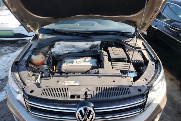 Used Volkswagen Tiguan 2015 1.8TSI Automatic All-Wheel-Drive Luxury Model Engine Bay