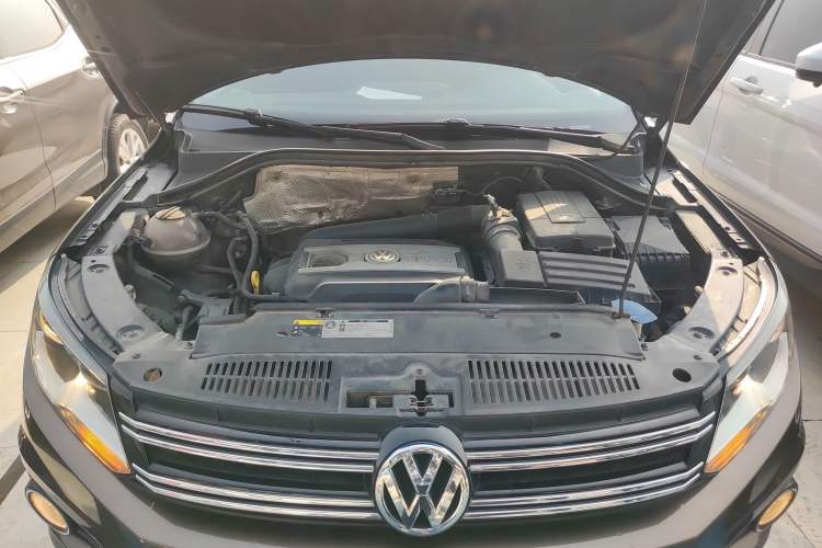 Used Volkswagen Tiguan 2015 2.0 TSI Comfort Edition Engine Bay