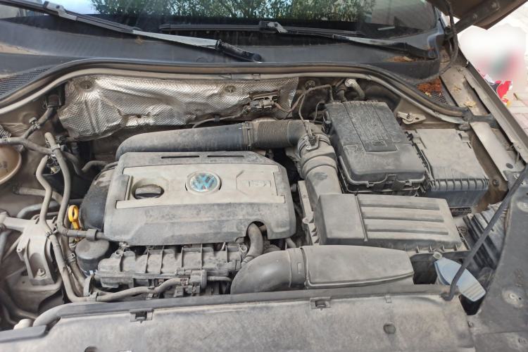 Used Volkswagen Tiguan 2015 1.8TSI Automatic All-Wheel-Drive Luxury Model Engine Bay