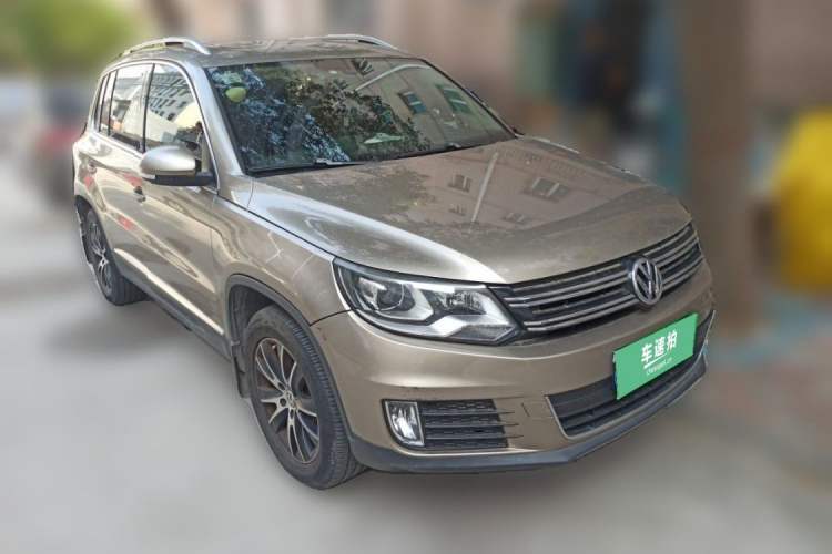 Used Volkswagen Tiguan 2015 1.8TSI Automatic All-Wheel-Drive Luxury Model Exterior 2