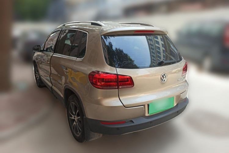 Used Volkswagen Tiguan 2015 1.8TSI Automatic All-Wheel-Drive Luxury Model Exterior 3