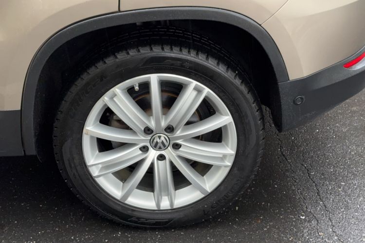 Used Volkswagen Tiguan 2015 2.0 TSI Comfort Edition Exterior 4