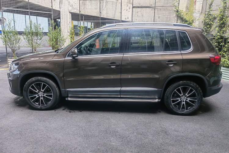 Used Volkswagen Tiguan 2015 1.8TSI Automatic Two-Wheel Drive Luxury Model Exterior 6