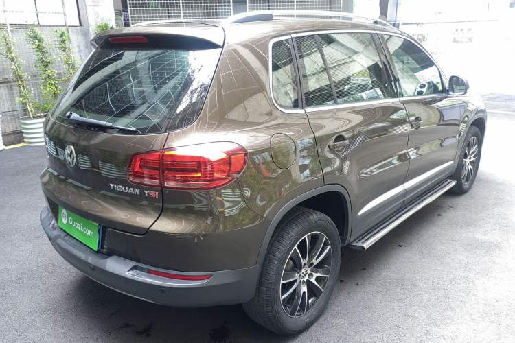 Used Volkswagen Tiguan 2015 1.8TSI Automatic Two-Wheel Drive Luxury Model Exterior 9