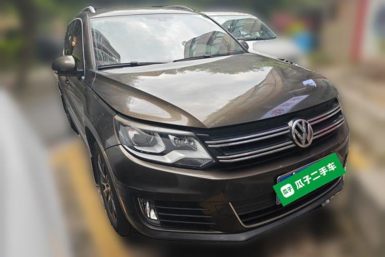 Used Volkswagen Tiguan 2015 1.8TSI Automatic Two-Wheel Drive Luxury Model Front Right 45 Deg