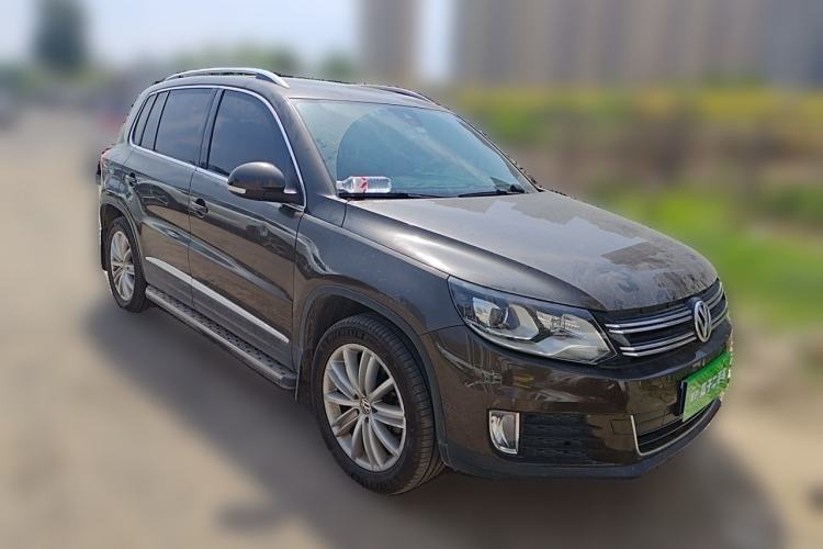 Used Volkswagen Tiguan 2015 2.0 TSI Automatic All-Wheel Drive Flagship Edition Front Right 45 Deg