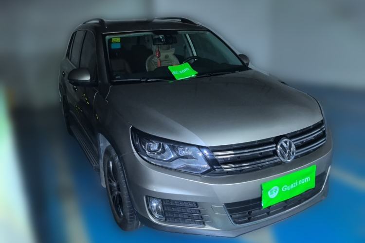 Used Volkswagen Tiguan 2015 1.8TSI Automatic Two-Wheel Drive Luxury Model Front Right 45 Deg
