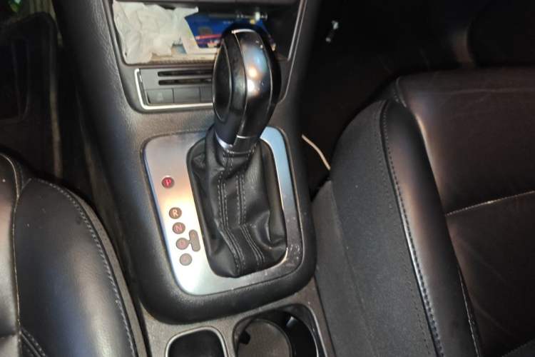 Used Volkswagen Tiguan 2015 1.8TSI Automatic Two-Wheel Drive Comfort Edition Gear Lever