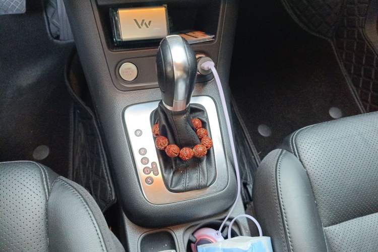 Used Volkswagen Tiguan 2015 1.8TSI Automatic Two-Wheel Drive Luxury Model Gear Lever