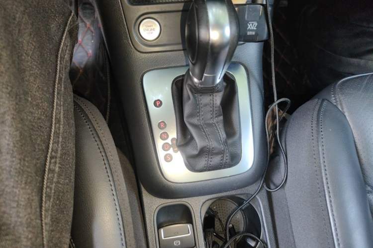 Used Volkswagen Tiguan 2015 1.8TSI Automatic Two-Wheel Drive Luxury Model Gear Lever