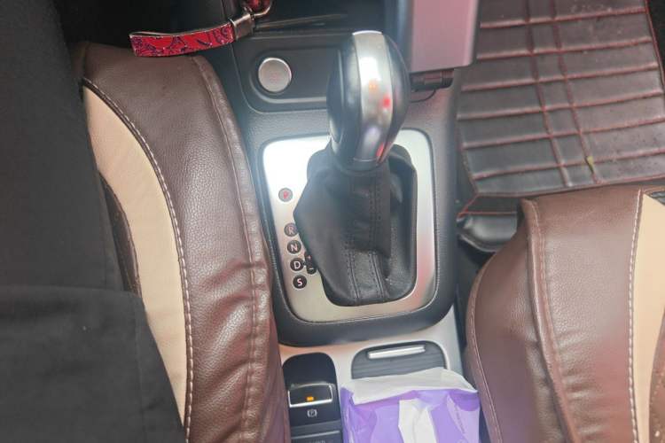 Used Volkswagen Tiguan 2015 1.8TSI Automatic Two-Wheel Drive Luxury Model Gear Lever