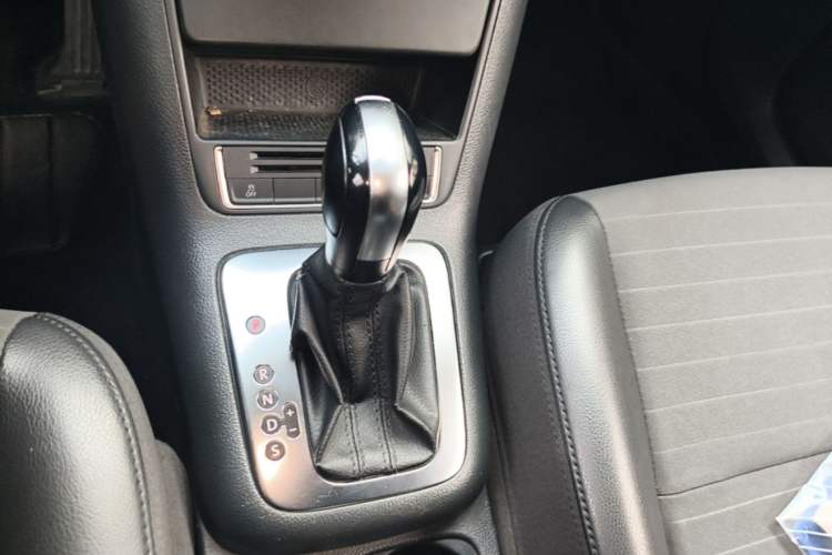 Used Volkswagen Tiguan 2015 1.8TSI Automatic Two-Wheel Drive Trend Edition Gear Lever