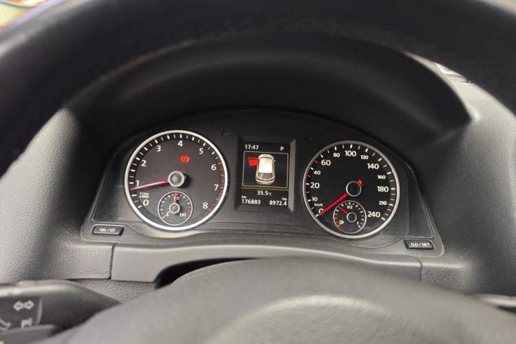 Used Volkswagen Tiguan 2015 1.8TSI Automatic Two-Wheel Drive Luxury Model Instrument Cluster