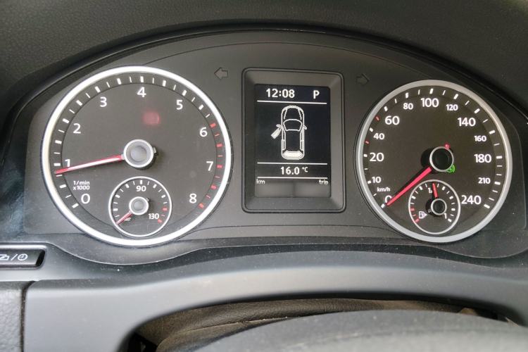 Used Volkswagen Tiguan 2015 1.8TSI Automatic Two-Wheel Drive Comfort Edition Instrument Cluster