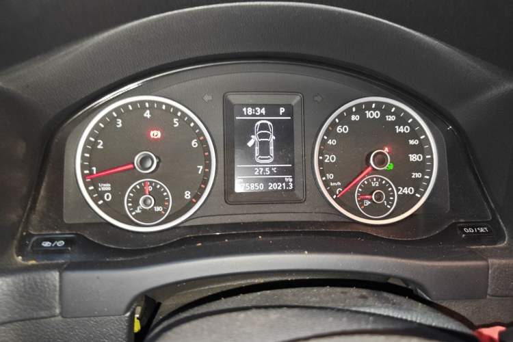 Used Volkswagen Tiguan 2015 1.8TSI Automatic Two-Wheel Drive Comfort Edition Instrument Cluster