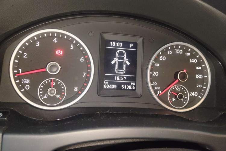 Used Volkswagen Tiguan 2015 1.8TSI Automatic Two-Wheel Drive Comfort Edition Instrument Cluster