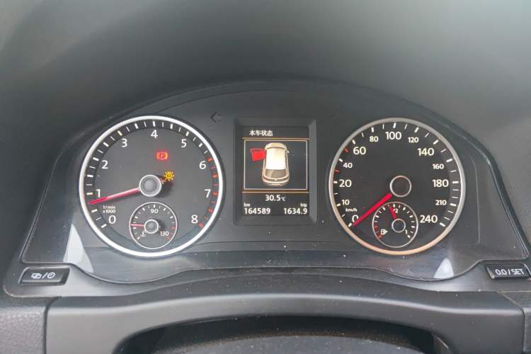 Used Volkswagen Tiguan 2015 1.8TSI Automatic All-Wheel-Drive Luxury Model Instrument Cluster