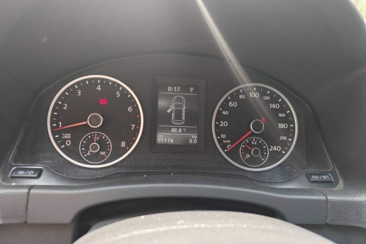 Used Volkswagen Tiguan 2015 1.8TSI Automatic Two-Wheel Drive Comfort Edition Instrument Cluster