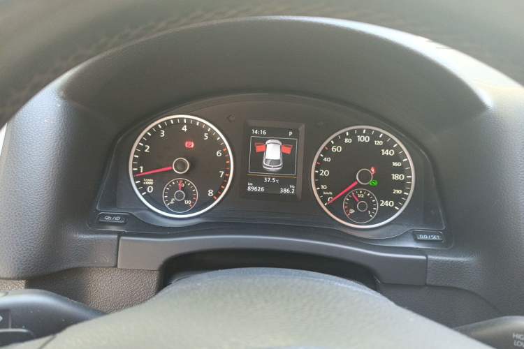 Used Volkswagen Tiguan 2015 1.8TSI Automatic Two-Wheel Drive Luxury Model Instrument Cluster